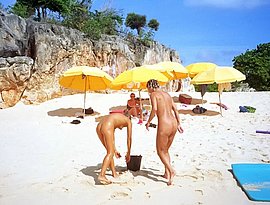 horny fuckers on the beach while people look on