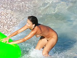 topless boobs at the beach video